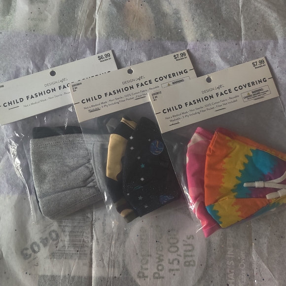 🆕 Lot of 6 Child reusable Cloth face masks (2/$15) - Picture 1 of 9